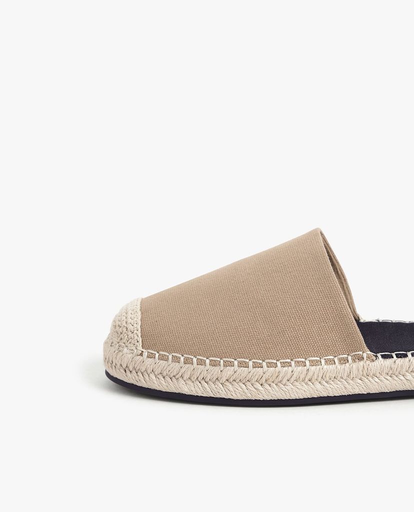 CHARLES & KEITH - Giày sandals nữ mũi tròn Tie Around Espadrille