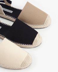 CHARLES & KEITH - Giày sandals nữ mũi tròn Tie Around Espadrille
