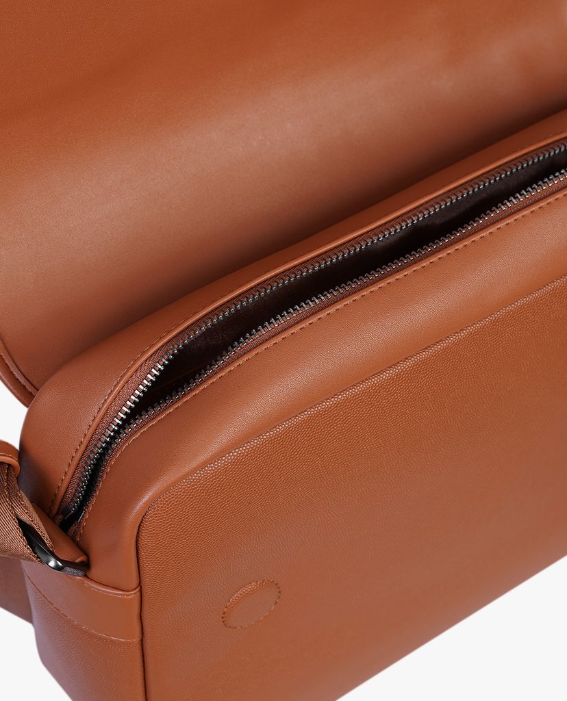 Túi đeo chéo nam nắp gập Casual Messenger