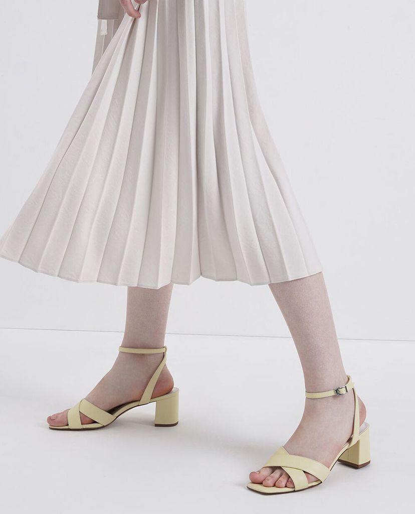 CHARLES & KEITH - Giày cao gót quai chéo Criss Cross Block