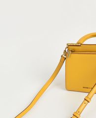 CHARLES & KEITH - Túi xách tay nữ hình vuông Top Envelope