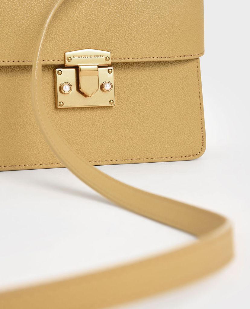 CHARLES & KEITH - Túi đeo vai phom chữ nhật Croc Effect Chain Shoulder