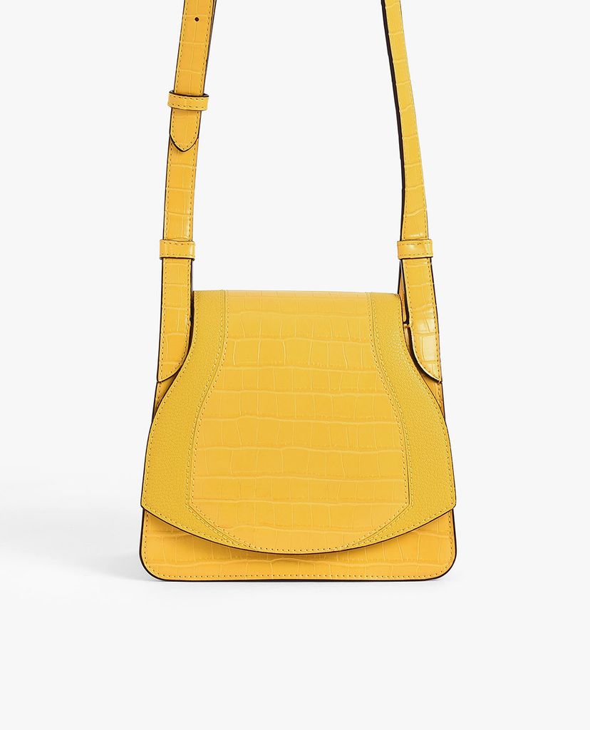 CHARLES & KEITH - Túi đeo chéo nữ hình thang Croc Effect