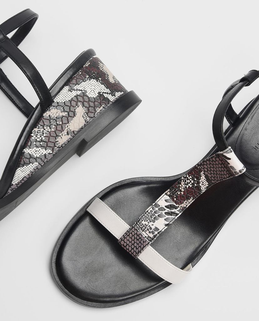 CHARLES & KEITH - Giày đế xuồng T Bar Wedges