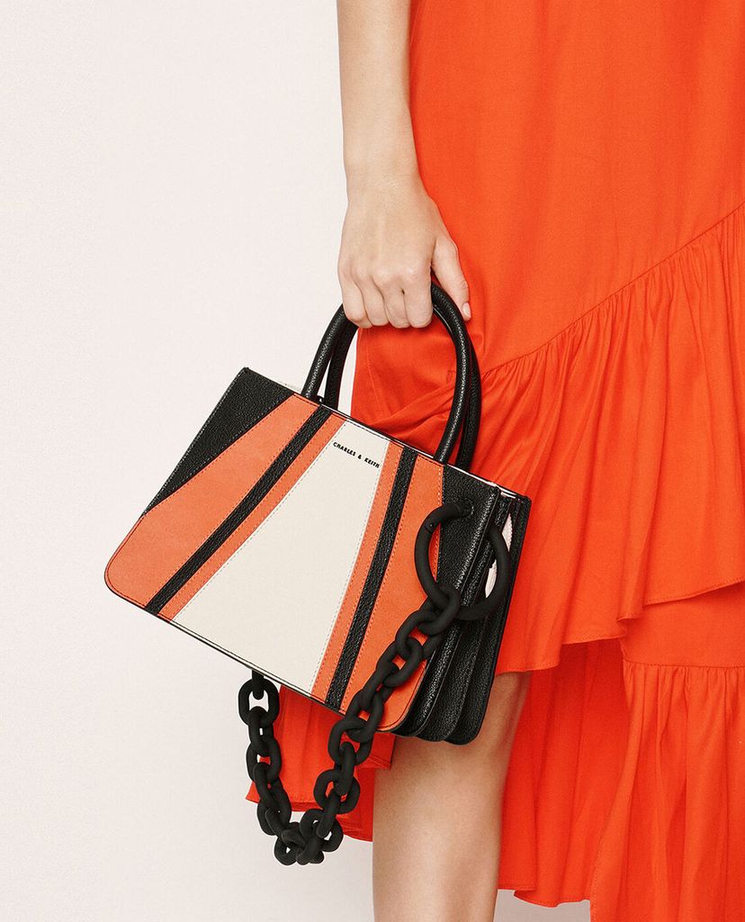 CHARLES & KEITH - Túi đeo vai nữ hình thang Chunky Chain Top Handle
