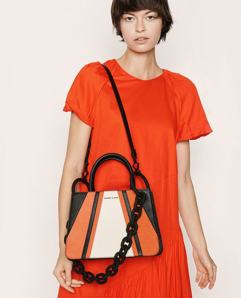 CHARLES & KEITH - Túi đeo vai nữ hình thang Chunky Chain Top Handle