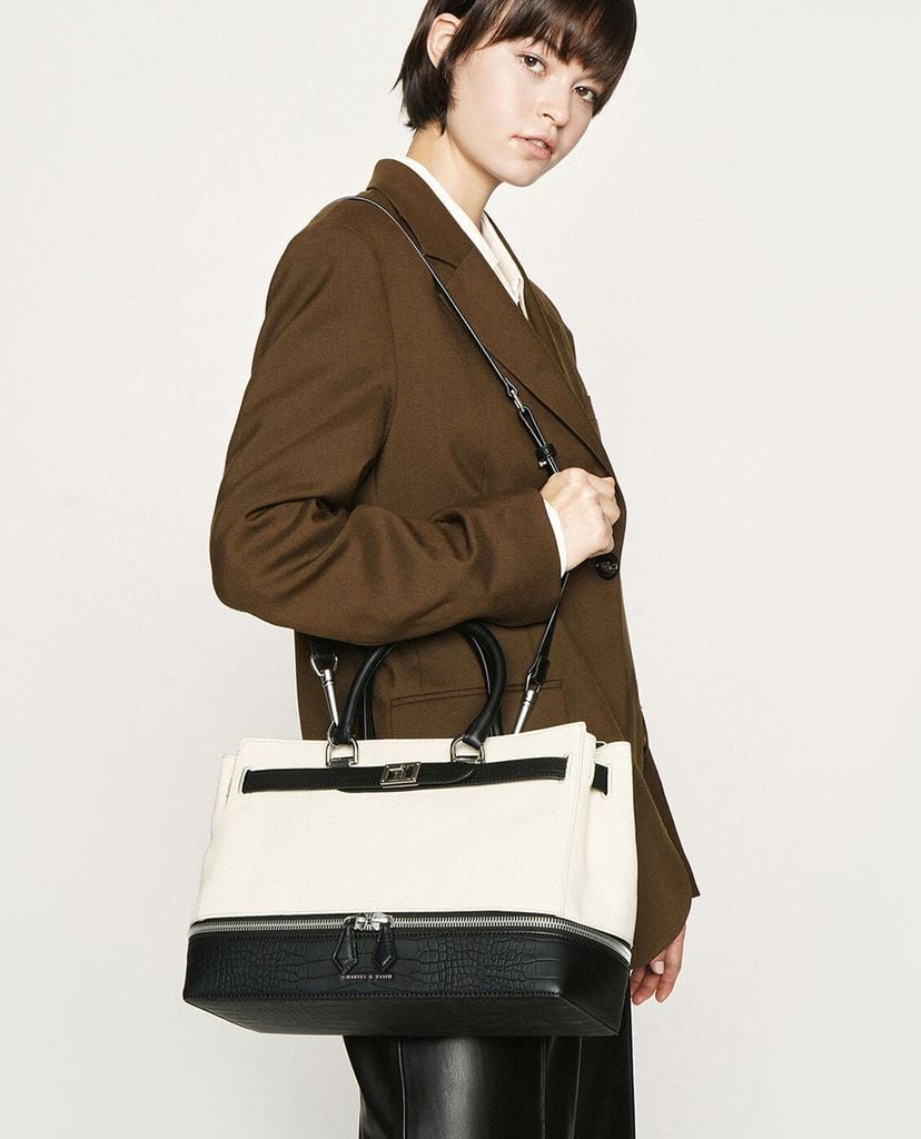 CHARLES & KEITH - Túi đeo vai chữ nhật Large Two Way Zip