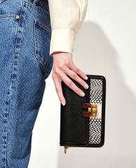 CHARLES & KEITH - Ví cầm tay nữ chữ nhật Stone Embellished