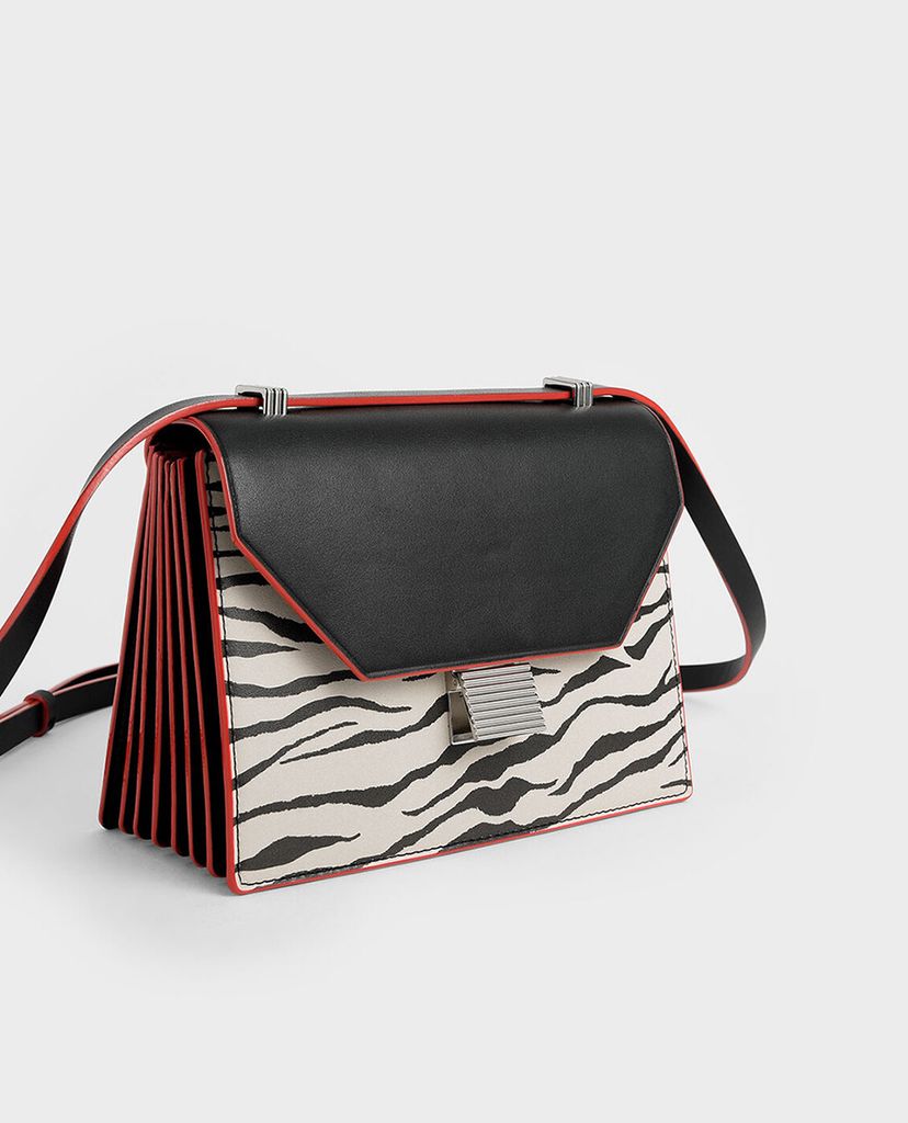 CHARLES & KEITH - Túi đeo chéo chữ nhật Metal Accent