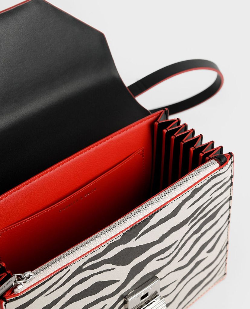 CHARLES & KEITH - Túi đeo chéo chữ nhật Metal Accent