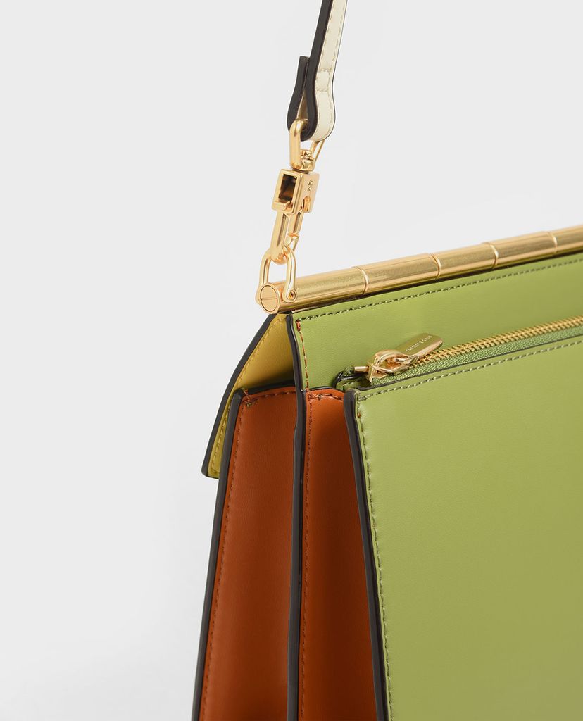 CHARLES & KEITH - Túi đeo chéo Croc Effect Angular