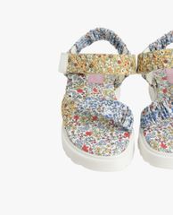 CHARLES & KEITH - Giày sandals trẻ em Printed Satin Sport
