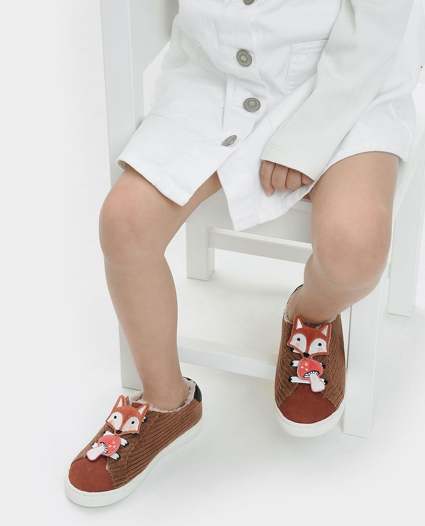 CHARLES & KEITH - Giày thể thao trẻ em có họa tiết hình cáo Girls' Fox Character