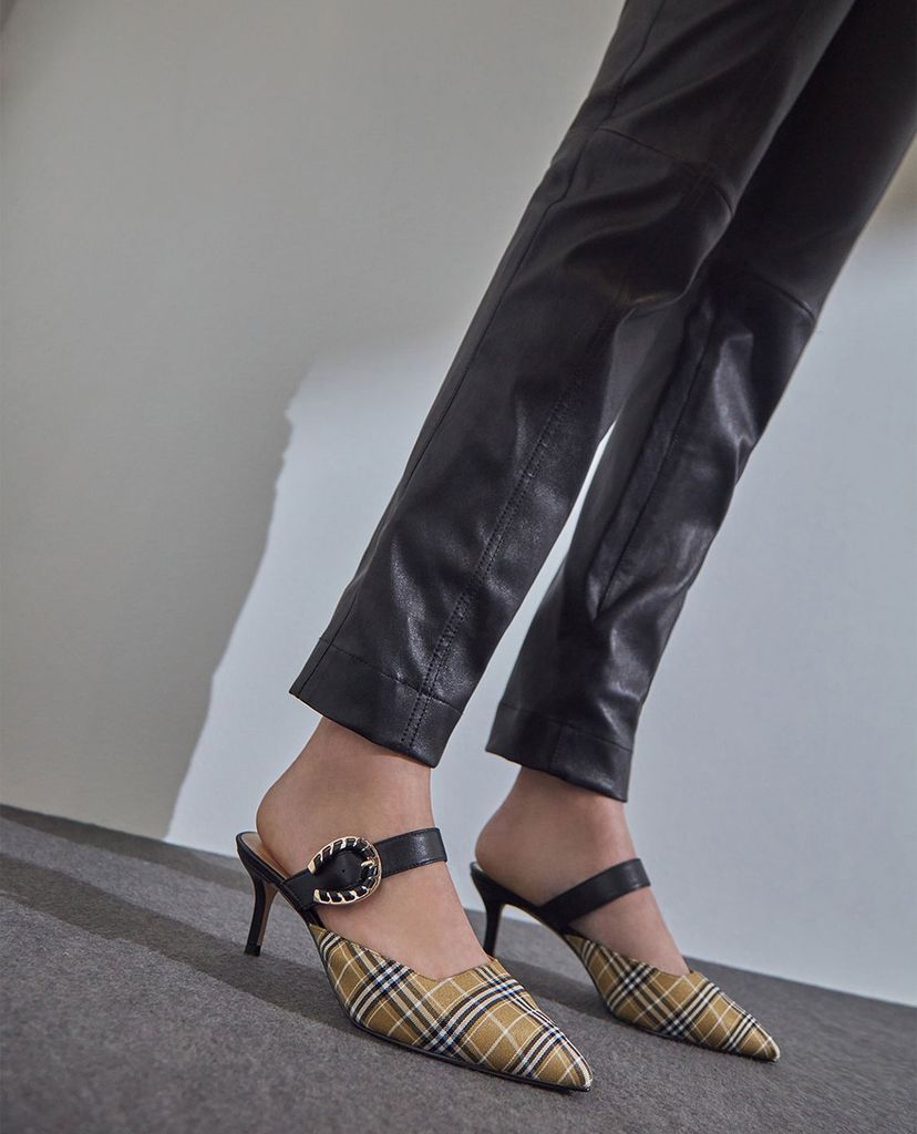CHARLES & KEITH - Giày cao gót mũi nhọn hiện đại