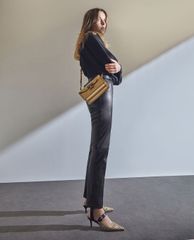 CHARLES & KEITH - Giày cao gót mũi nhọn hiện đại