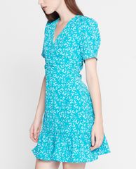 GIGI - Đầm mini cổ V tay ngắn Ruched Waist