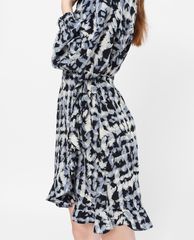 GIGI - Đầm mini cổ V tay dài Wrap Ruffles