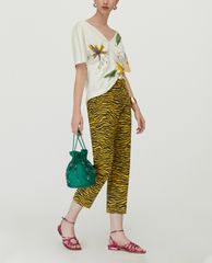 MAX&Co. - Áo thun nữ tay ngắn cổ V Embroidery And Print