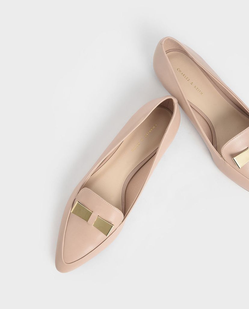 CHARLES & KEITH - Giày đế bệt mũi nhọn Metal Bow