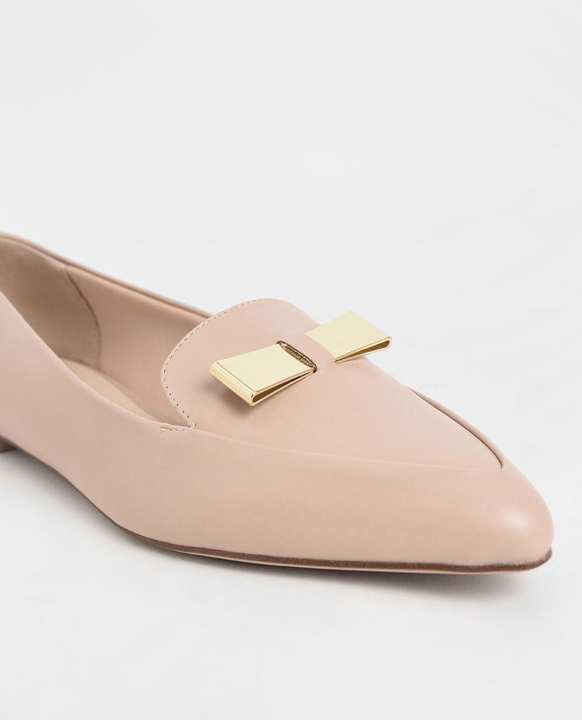 CHARLES & KEITH - Giày đế bệt mũi nhọn Metal Bow