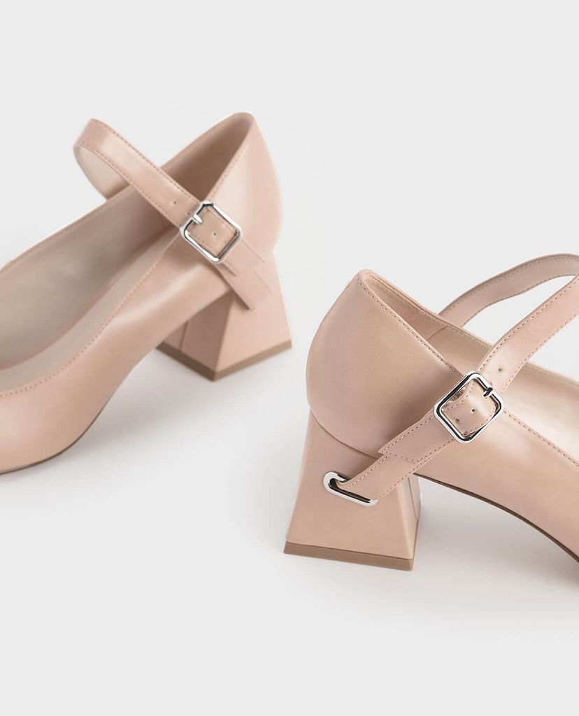 CHARLES & KEITH - Giày cao gót nữ mũi nhọn Flare Block