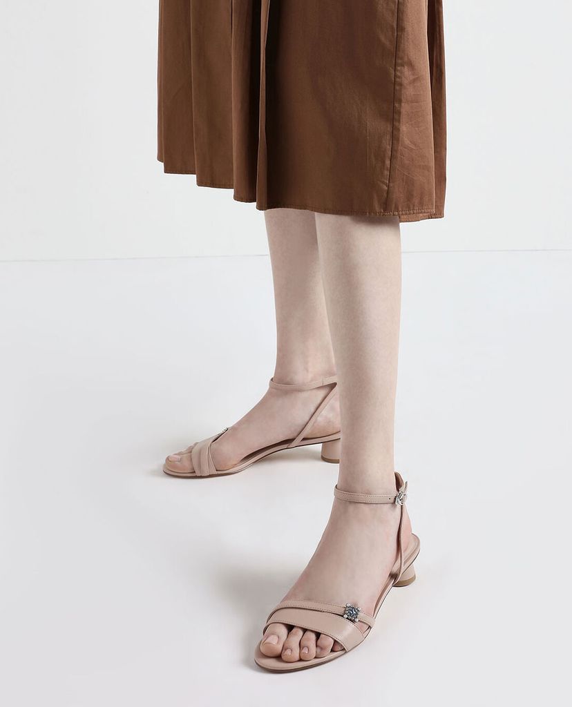 CHARLES & KEITH - Giày sandal đính ngọc trai