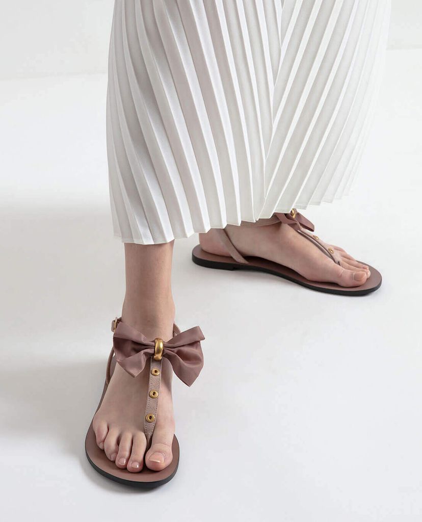 CHARLES & KEITH - Giày sandal Textured Oversized Bow Studded Thong