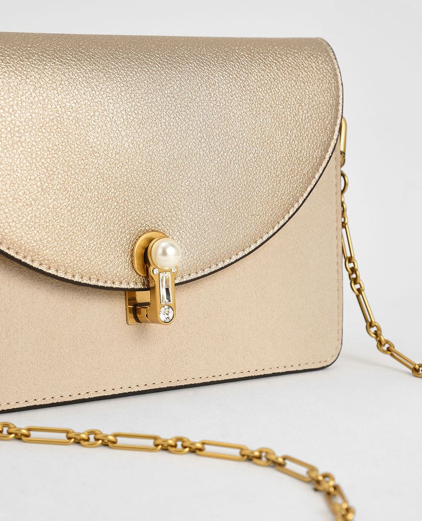 CHARLES & KEITH - Túi đeo vai nữ chữ nhật Textured Turn Lock