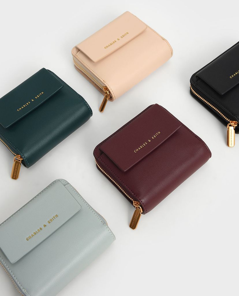 CHARLES & KEITH - Ví nữ phom vuông nhỏ gọn