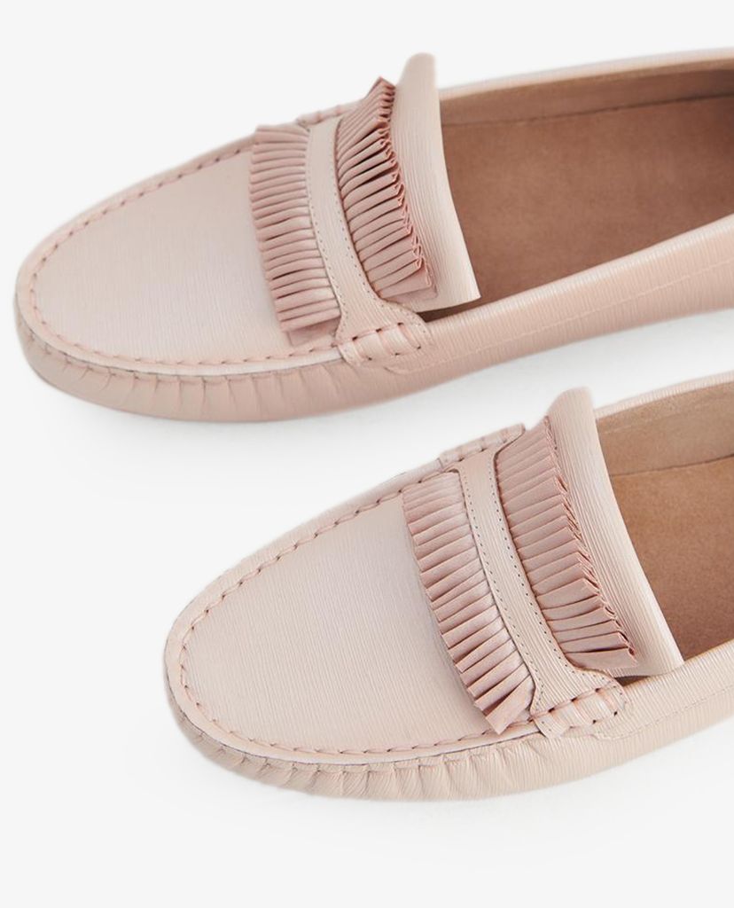 PEDRO - Giày đế bệt mũi tròn Pleats Embellished Leather