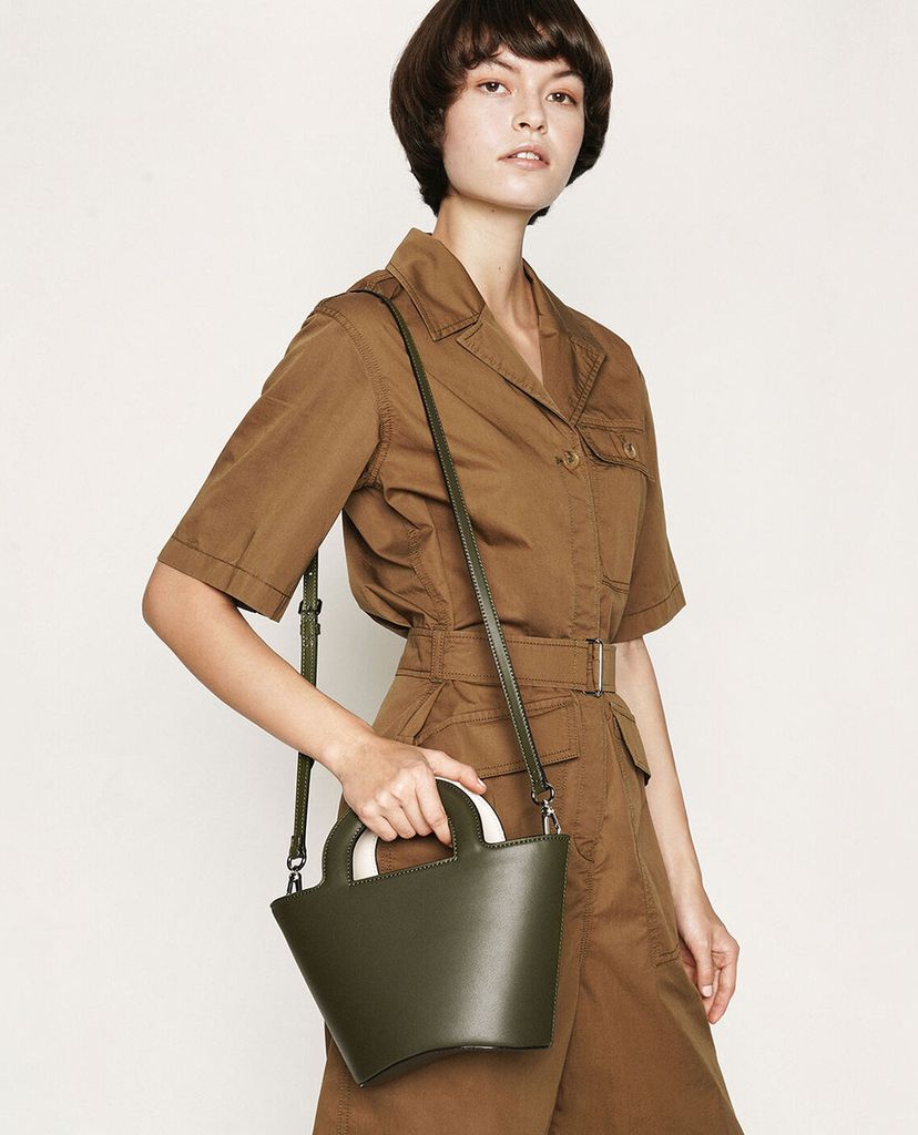 CHARLES & KEITH - Túi xách tay hình thang Textured Trapeze