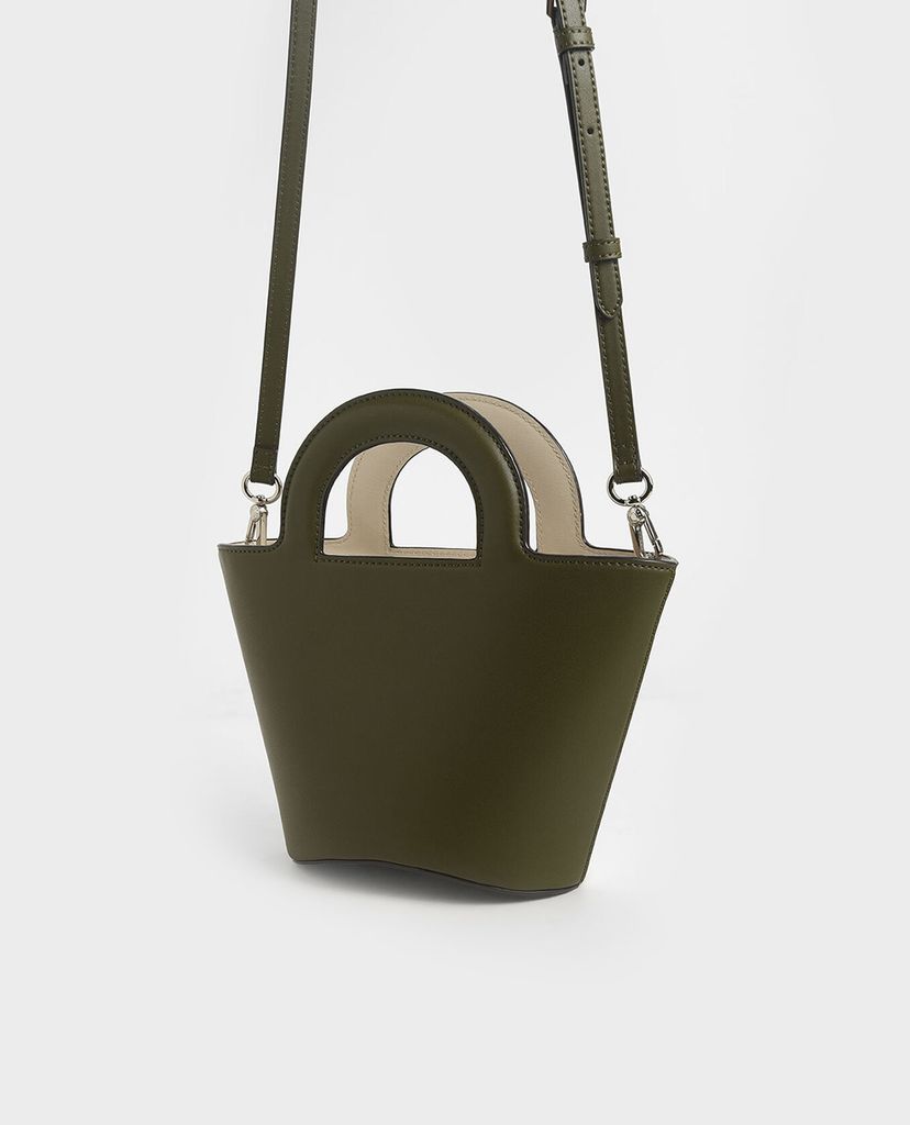 CHARLES & KEITH - Túi xách tay hình thang Textured Trapeze
