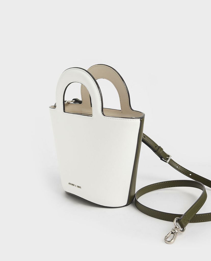 CHARLES & KEITH - Túi xách tay hình thang Textured Trapeze