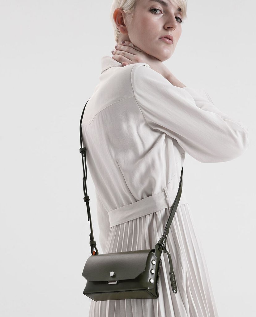 CHARLES & KEITH - Túi đeo chéo chữ nhật Mini Reversible Front Flap