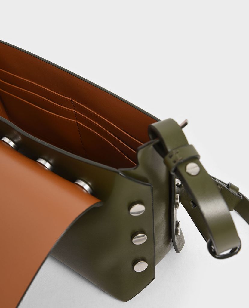 CHARLES & KEITH - Túi đeo chéo Reversible Front Flap