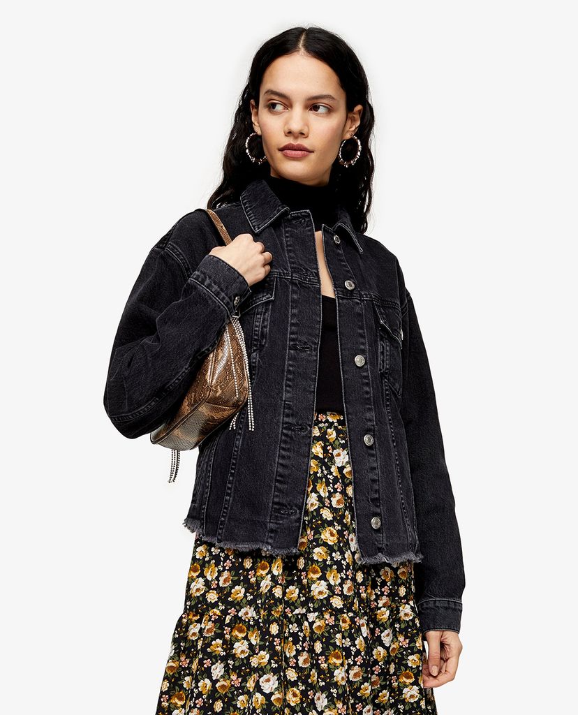 TOPSHOP - Áo khoác denim nữ cổ bẻ tay dài Raw Hem Oversized Washed Black