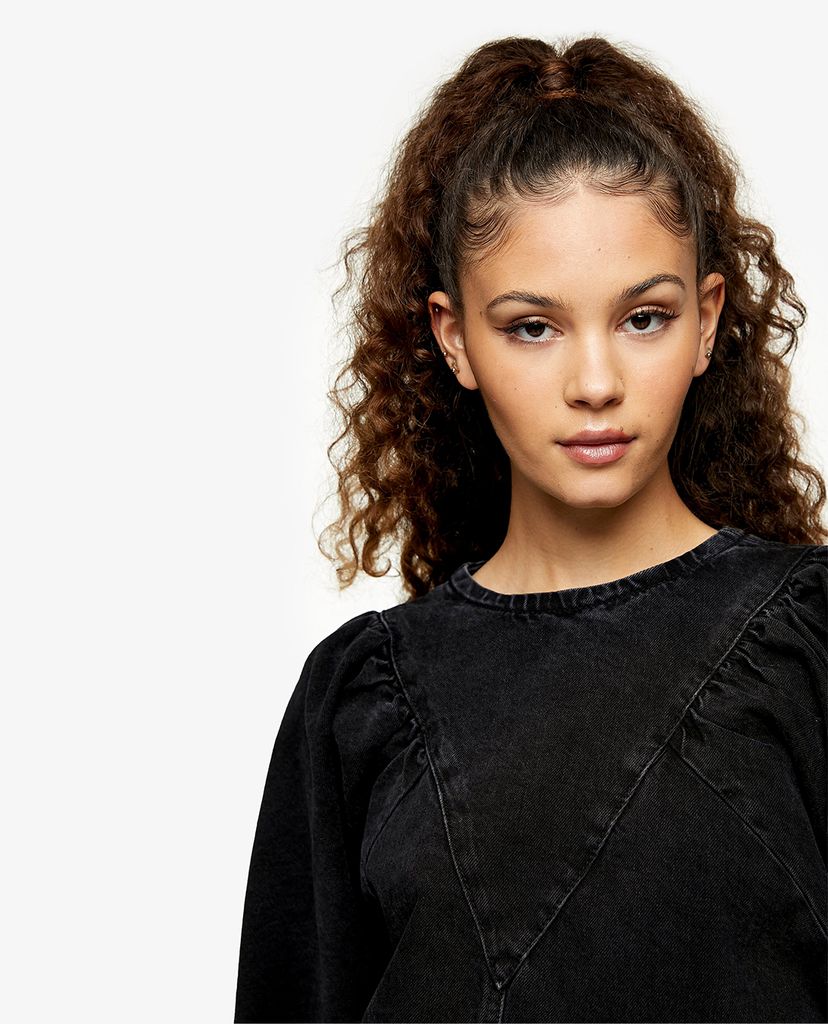 TOPSHOP - Đầm mini tay phồng Washed Black Denim Puff Sleeve