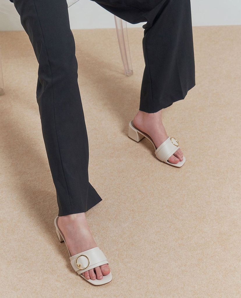 CHARLES & KEITH - Giày cao gót quai ngang đế vuông Ring Detail