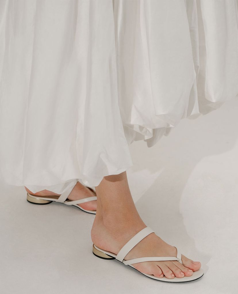 CHARLES & KEITH - Giày sandal nữ xỏ ngón phối quai ngang Open Toe Thong