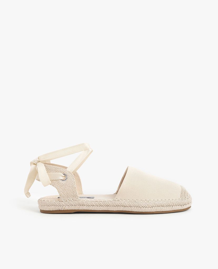 CHARLES & KEITH - Giày sandals nữ mũi tròn Tie Around Espadrille