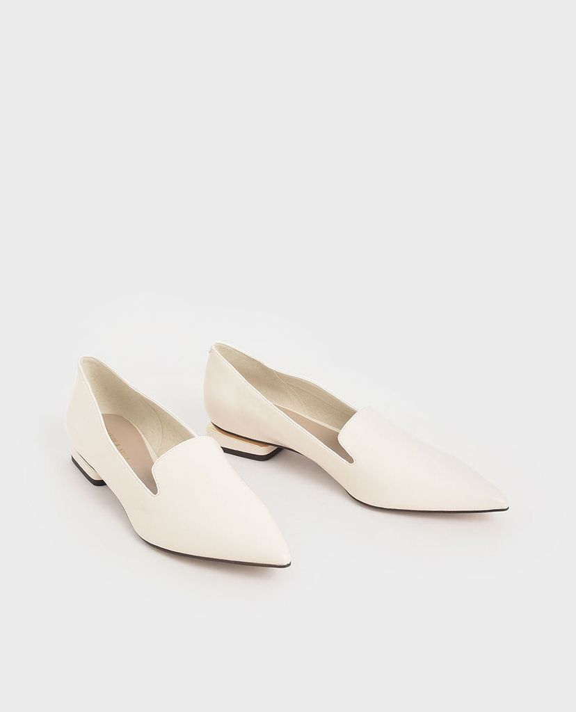 CHARLES & KEITH - Giày đế bệt mũi nhọn Metal Accent