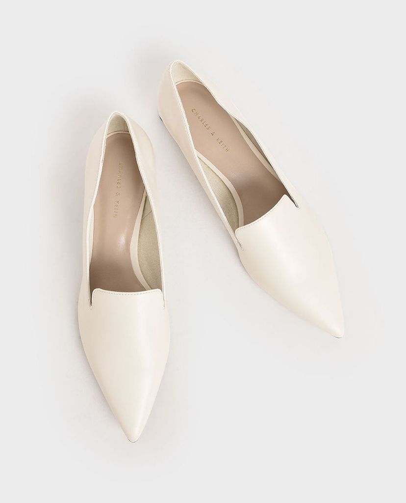 CHARLES & KEITH - Giày đế bệt mũi nhọn Metal Accent