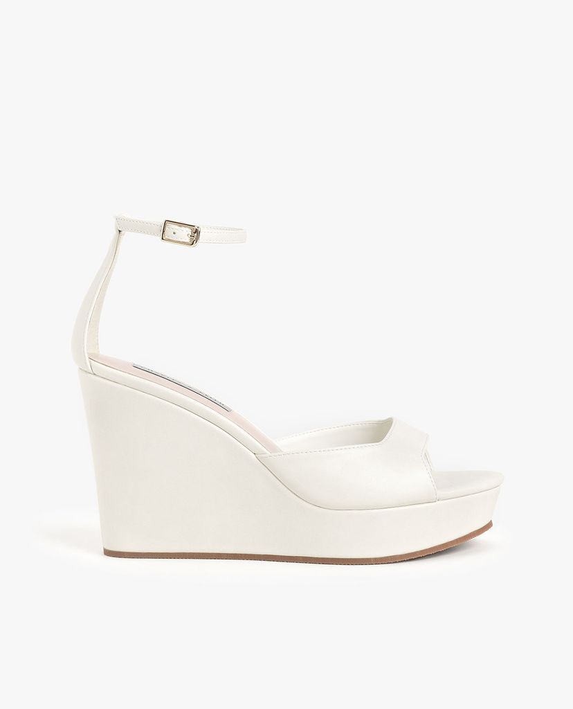 CHARLES & KEITH - Giày đế xuồng quai ngang thời trang