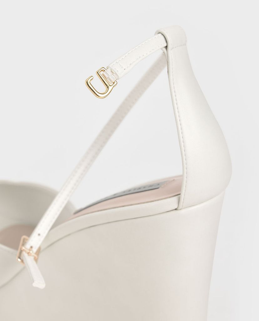CHARLES & KEITH - Giày đế xuồng quai ngang thời trang