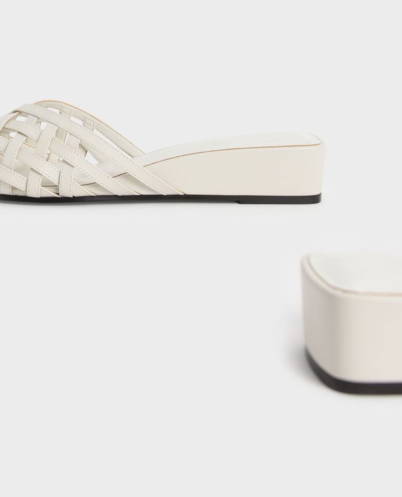 CHARLES & KEITH - Giày đế xuồng nữ mũi nhọn Woven