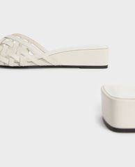 CHARLES & KEITH - Giày đế xuồng nữ mũi nhọn Woven