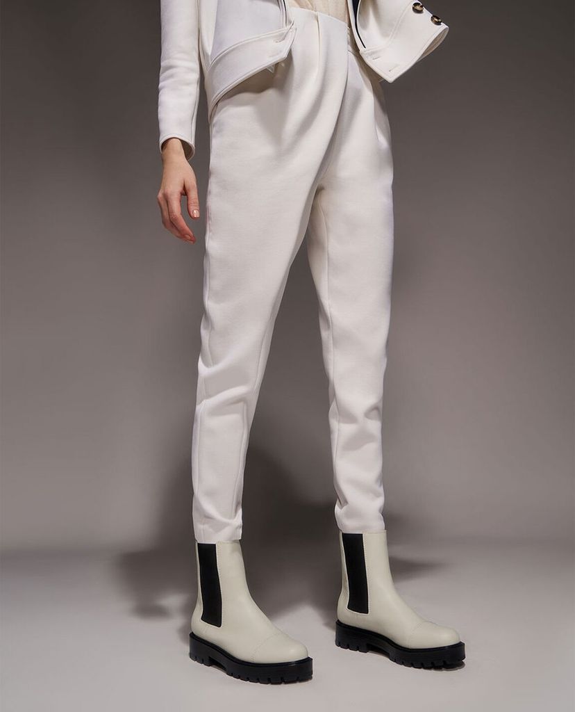 CHARLES & KEITH - Giày boots nữ đế dày Chunky Sole Chelsea