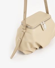 CHARLES & KEITH - Túi đeo vai phom chữ nhật Quilted