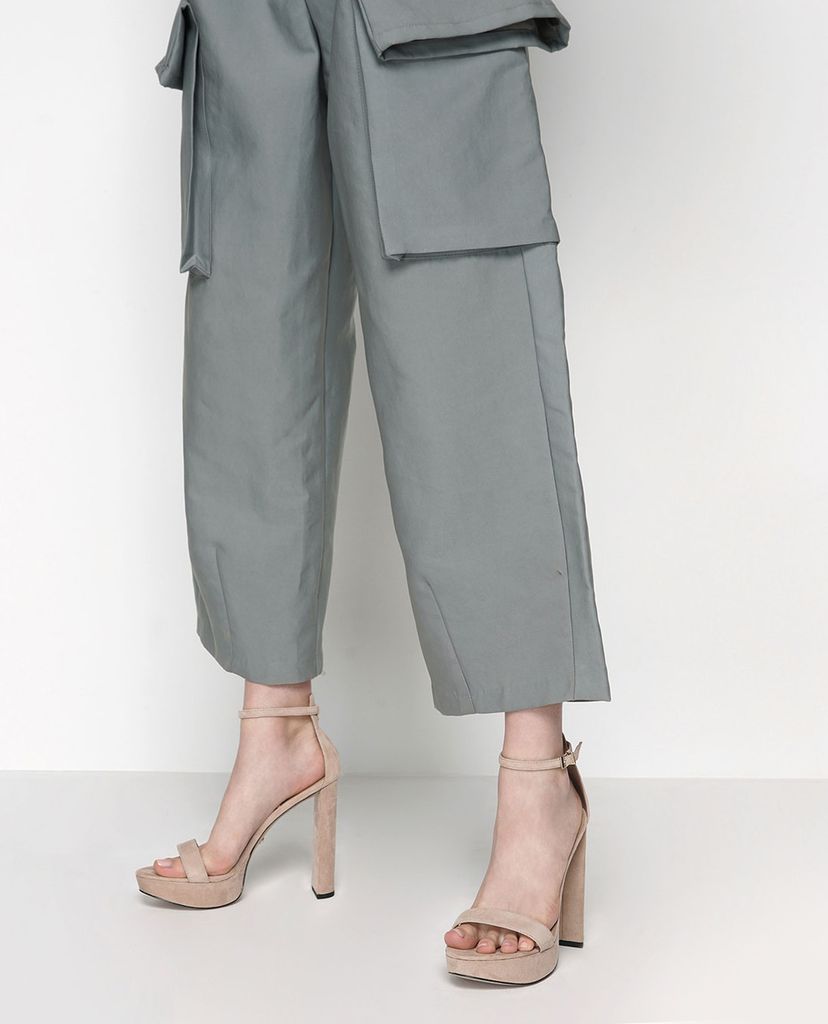 CHARLES & KEITH - Giày sandals cao gót hở mũi đế trụ Satin Platform
