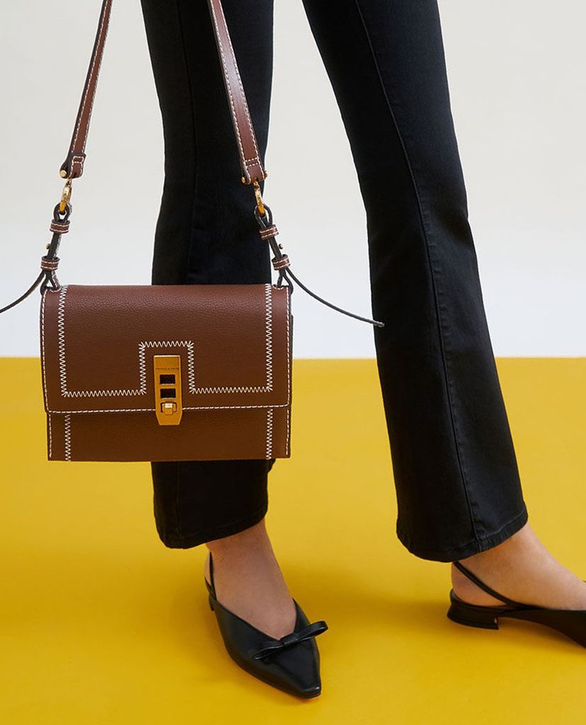 CHARLES & KEITH - Túi xách nữ nắp gập chữ nhật Turn Lock Chain